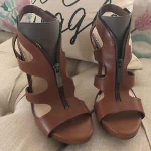 Jessica Simpson heels
